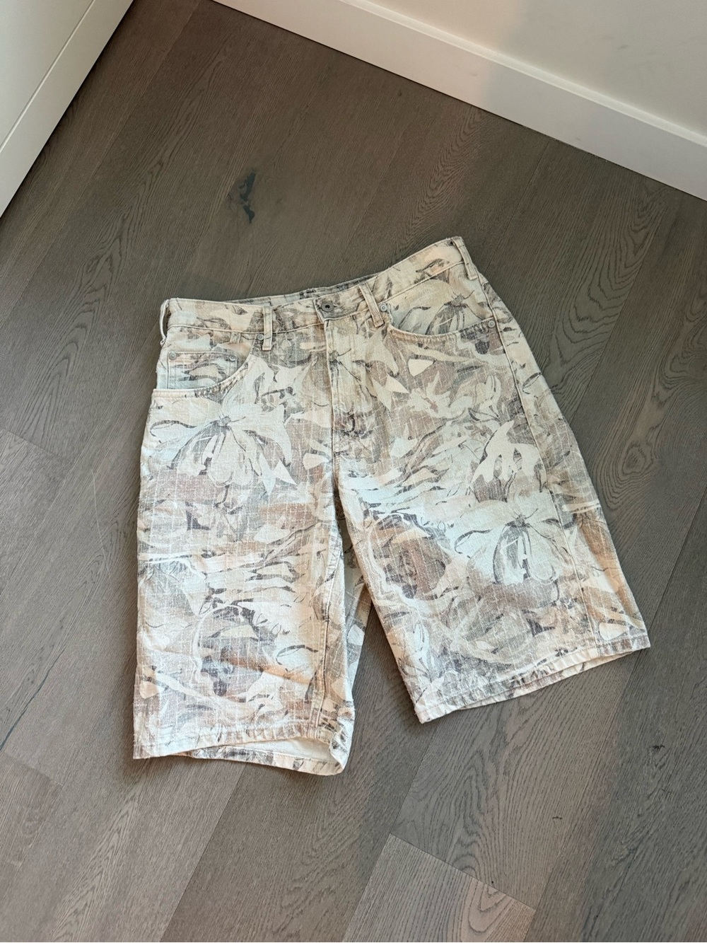 Zara Men's Camo Printed Jean Shorts (Jorts) in Beige and light brown camo